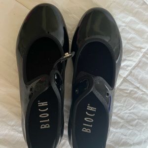 Bloch size 13 tap shoes. Like new!